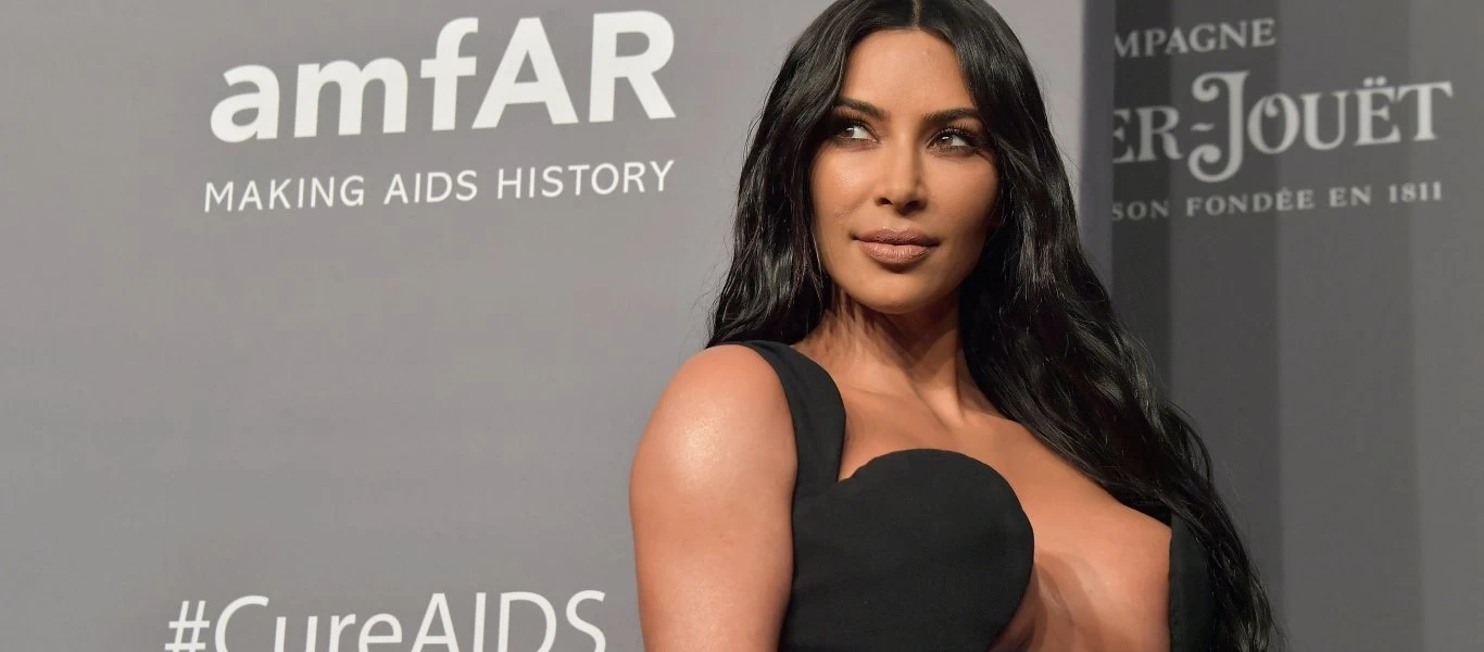 Kim Kardashian: Η φωτογραφία που δημοσίευσε «προδίδει» όλες τις πλαστικές της οικογένειας (φωτο)